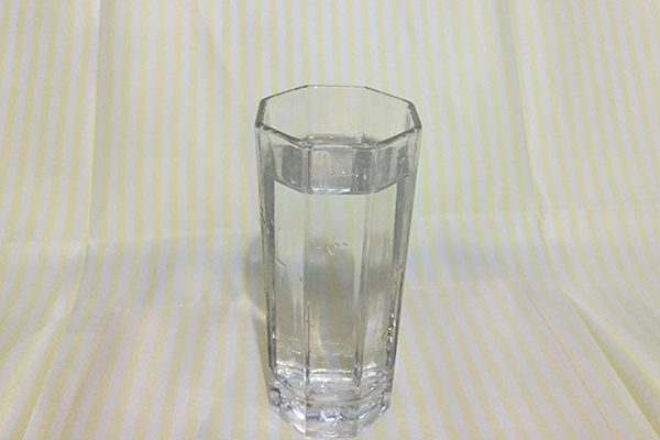 早上喝温水好还是柠檬蜂蜜水好,喝柠檬蜂蜜水的最佳时间表