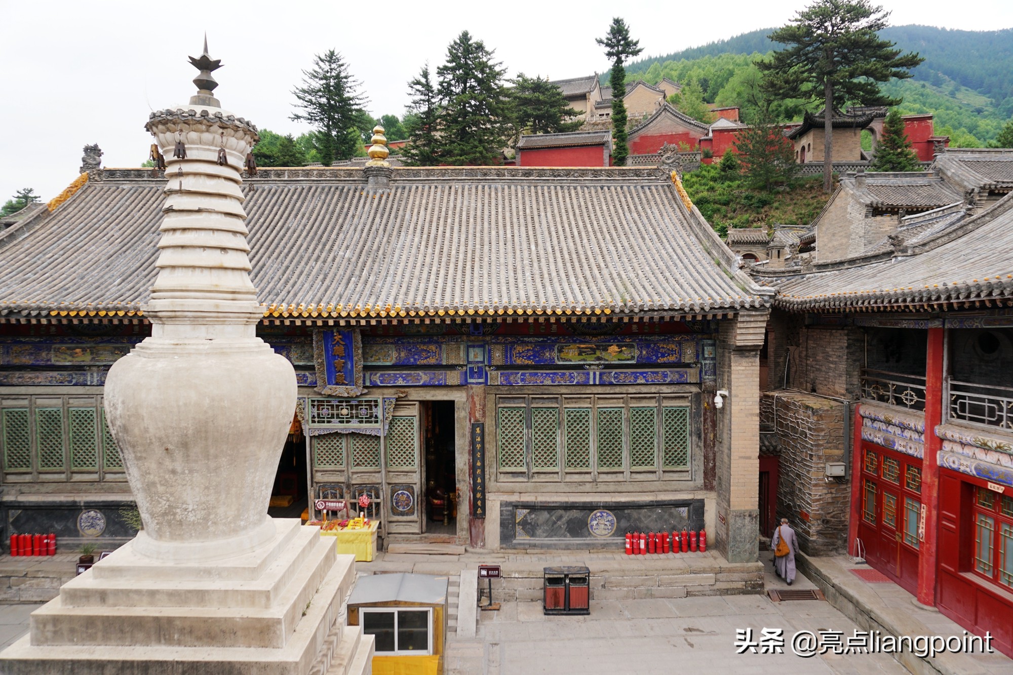从“大万圣佑国寺”、“极乐寺”到“南山寺”经过怎样的演变