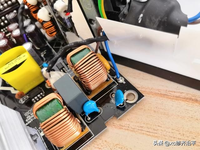 艾湃ag750w拆解,艾湃电竞ag750m拆解