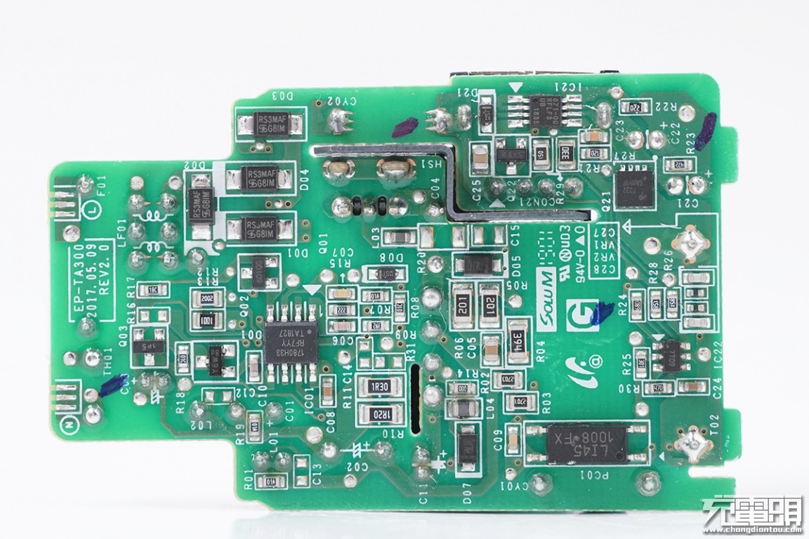 三星25wpd快充怎么拆解,三星25w充电器ta800