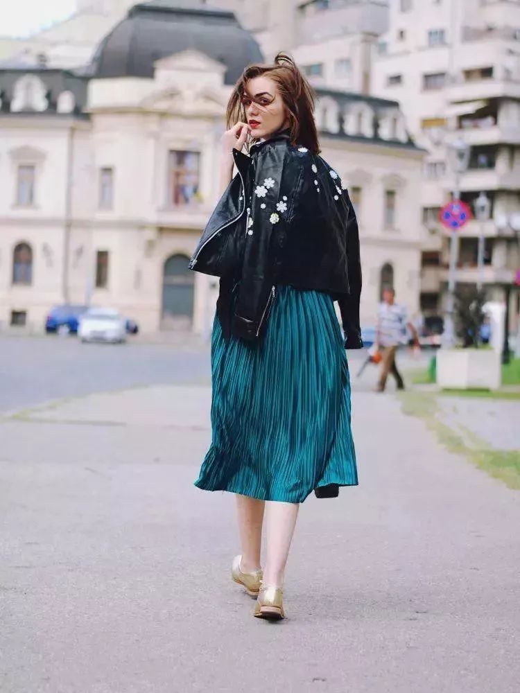 百褶裙穿法出现bug,百褶裙褶乱了怎么熨