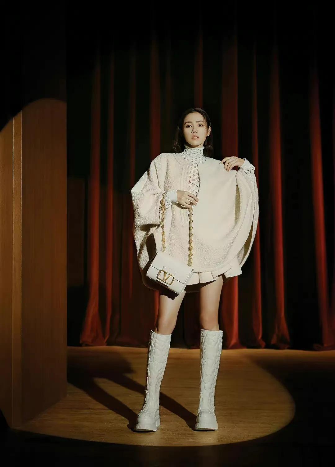 华伦天奴铆钉鞋绝美,华伦天奴绝美