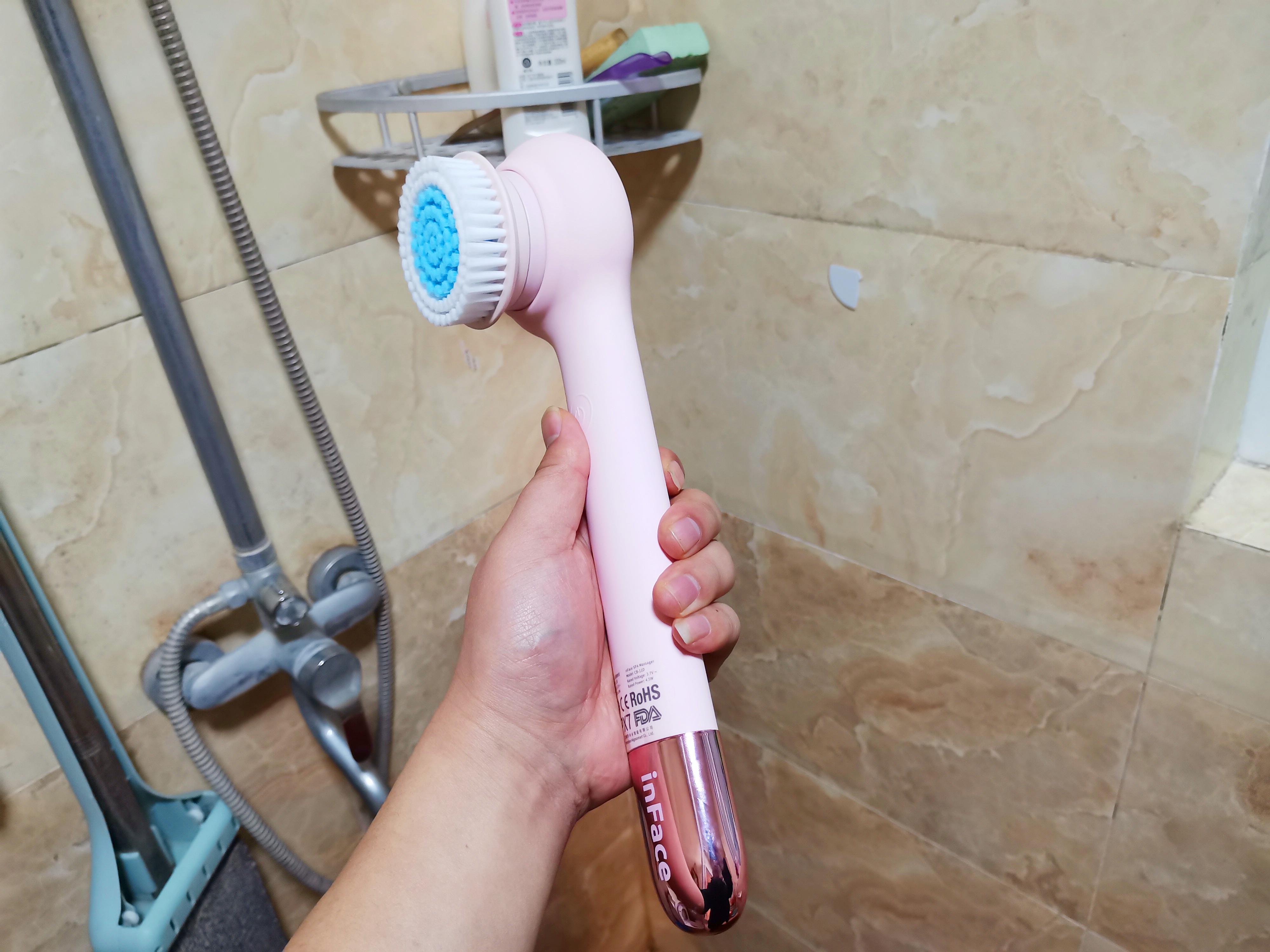 一个人完成洗澡挫背按摩打泡泡，inFace沐浴仪就是这么豪横