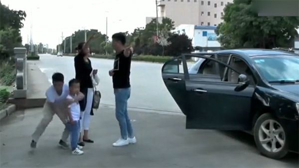 教孩子如何忽视陌生人远离陌生人,教孩子面对陌生人保护自己