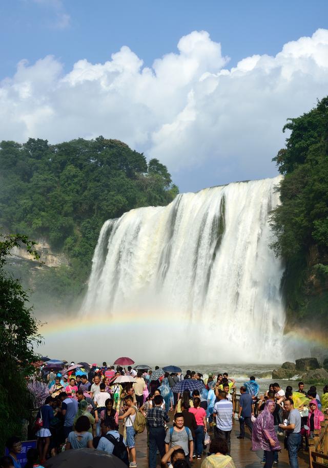 60岁老人旅游被骗 (老年人跟团旅游被骗怎么办)