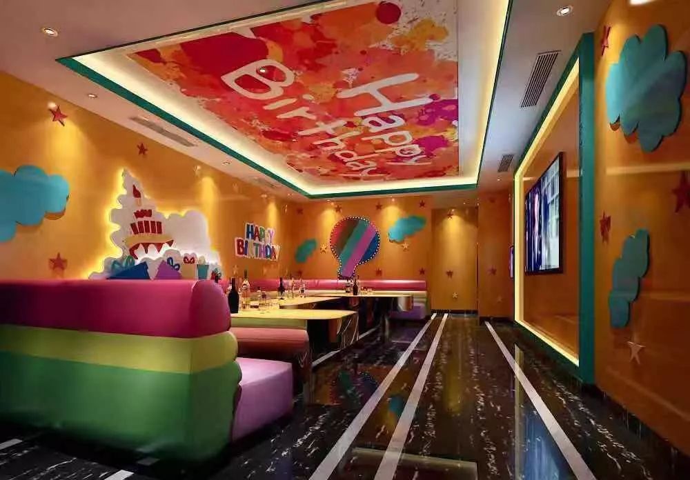 shou家自带食材的火锅店，开在KTV里，人均10+元