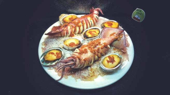 这样炒的鱿鱼脆嫩鲜香越吃越想吃,家常小炒鱿鱼鲜香美味下酒又下饭