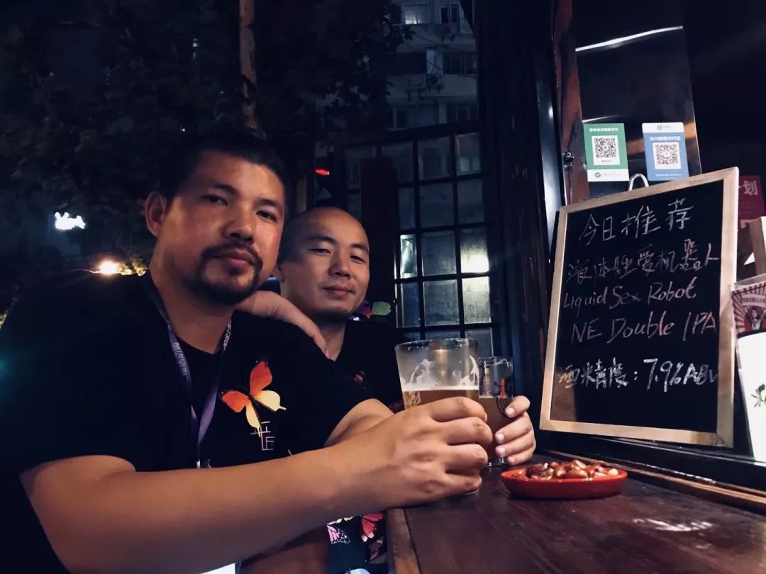 艺术家做人性实验,艺术家做手工