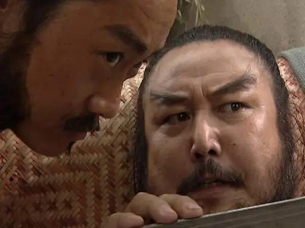 拍网贷广告劝农民工坐飞机,怂恿农民工升舱