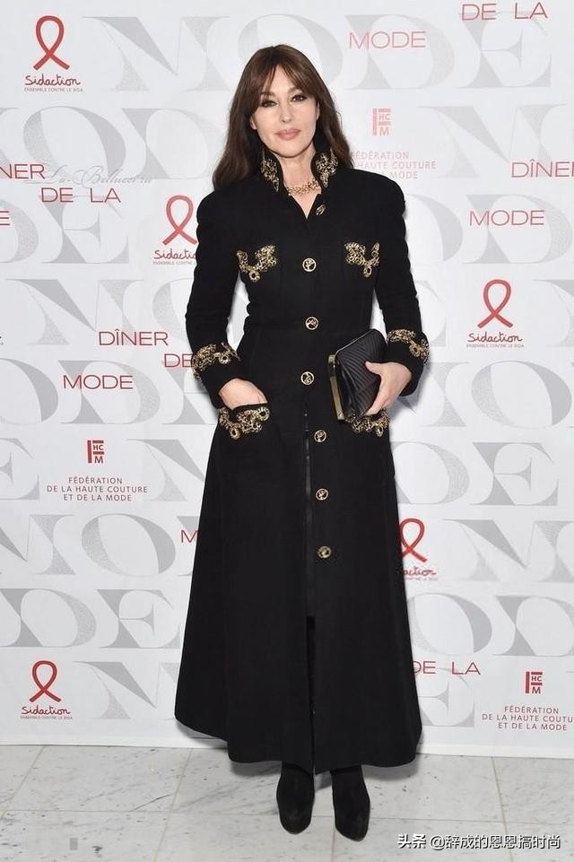 莫妮卡才是“性感女神”，56岁身材依然出众，气质犹存