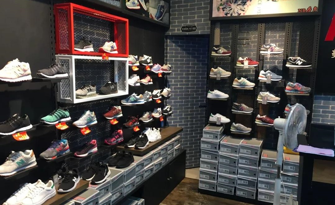 实体店卖鞋怎么挣钱,小县城卖鞋的实体店