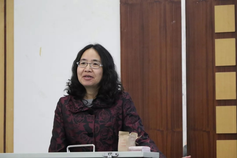 【西师快讯】“世纪中文”名师讲堂之二|“教书育人”融入中学语文课堂教学的路径与策略