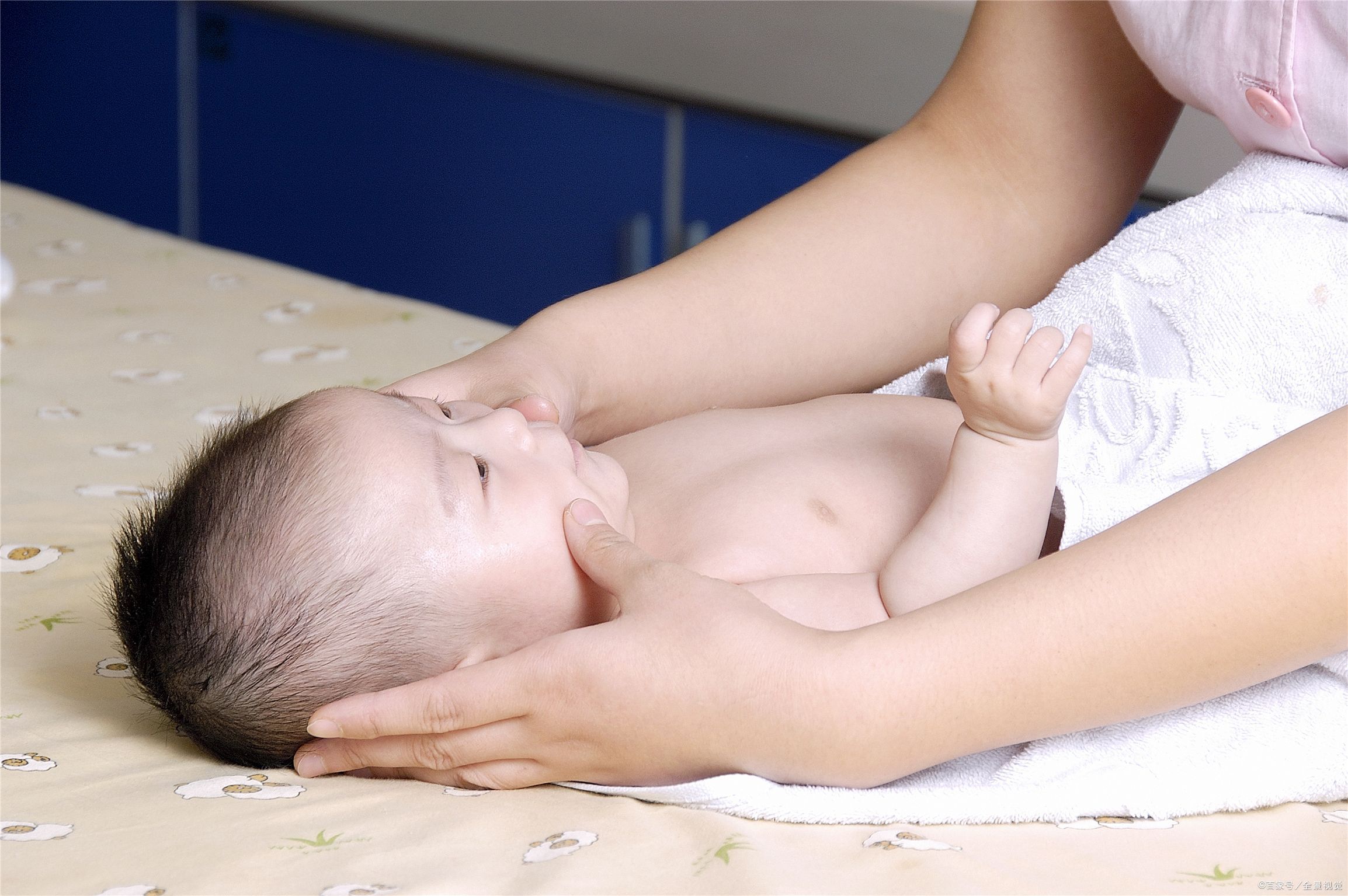 孩子11岁学不会骑自行车，走路易摔跤，剖宫产造成了感统失调？