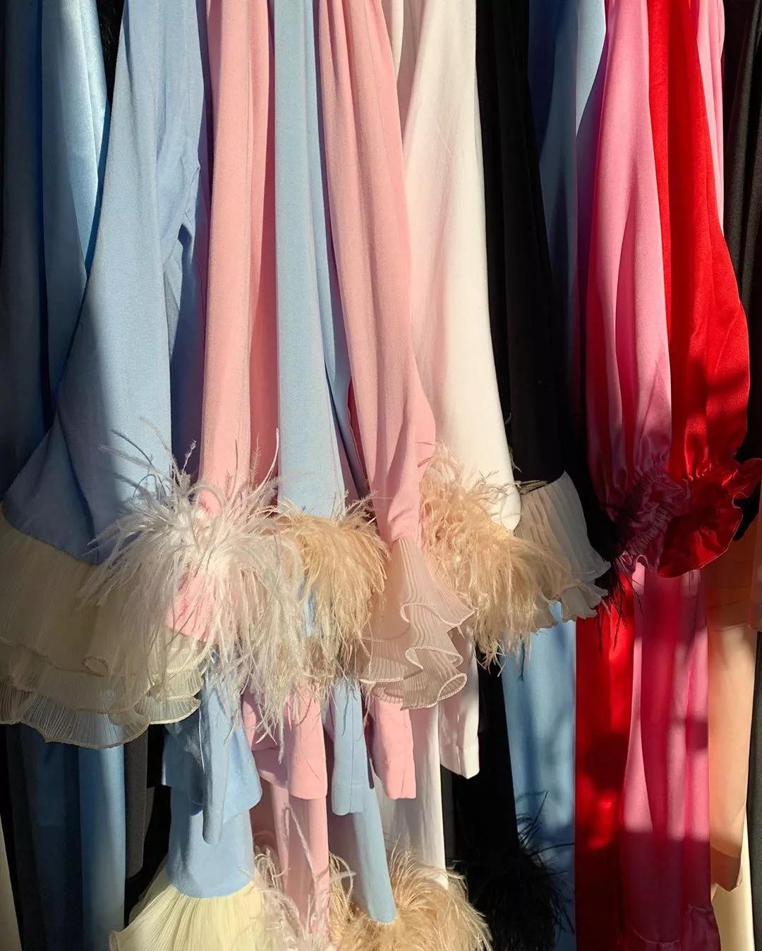 即使不出门也要穿出睡衣的别致,穿睡衣成了一种时尚