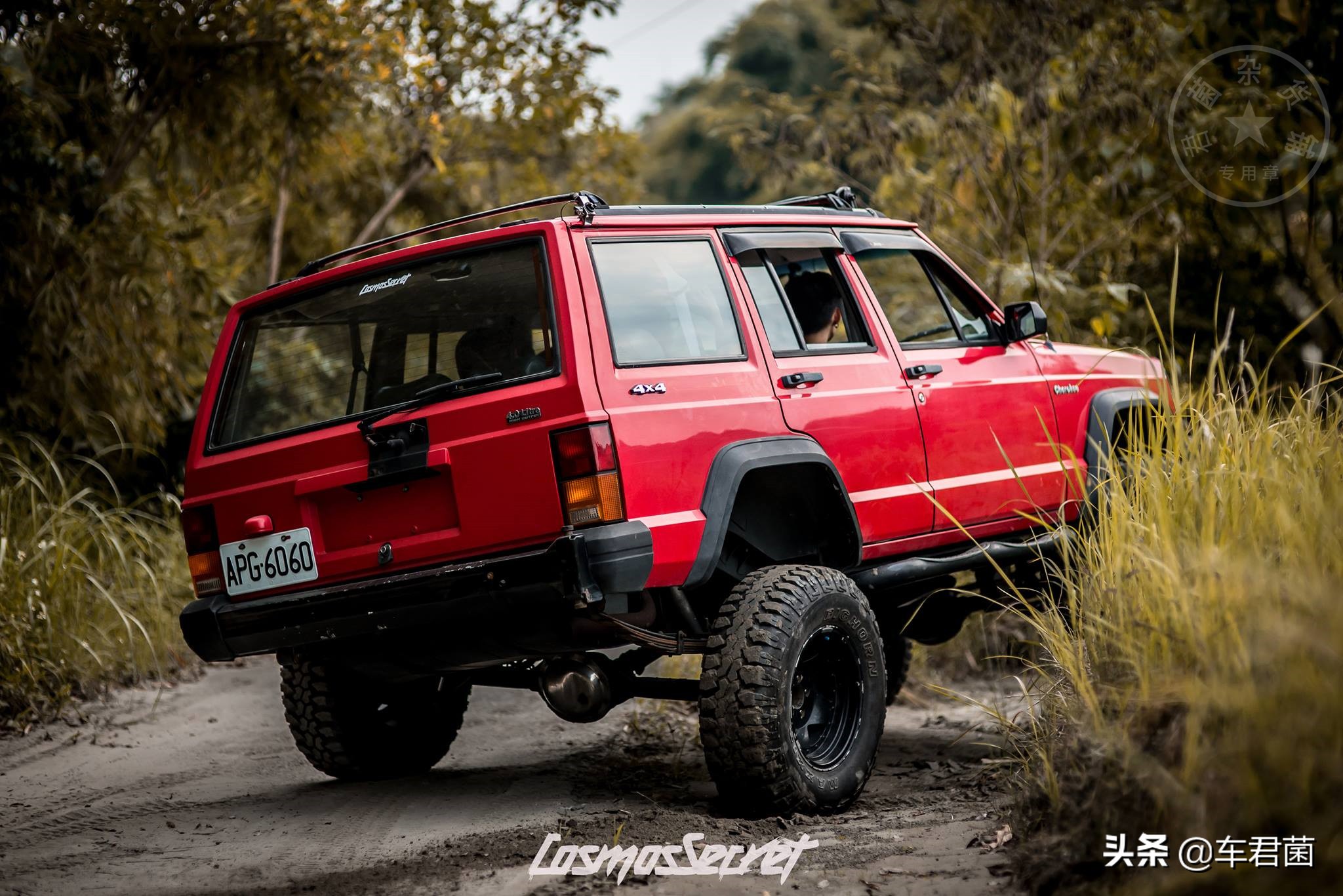2014吉普切诺基4x4价格,老款吉普大切诺基4x4