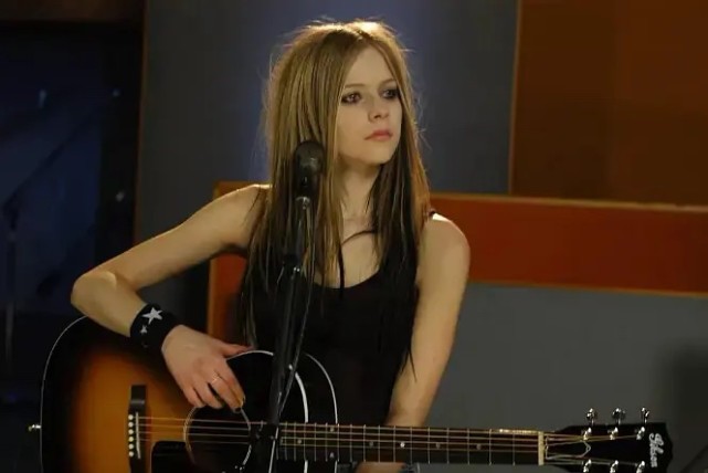 艾薇儿中国歌后,美国歌后艾薇儿现状