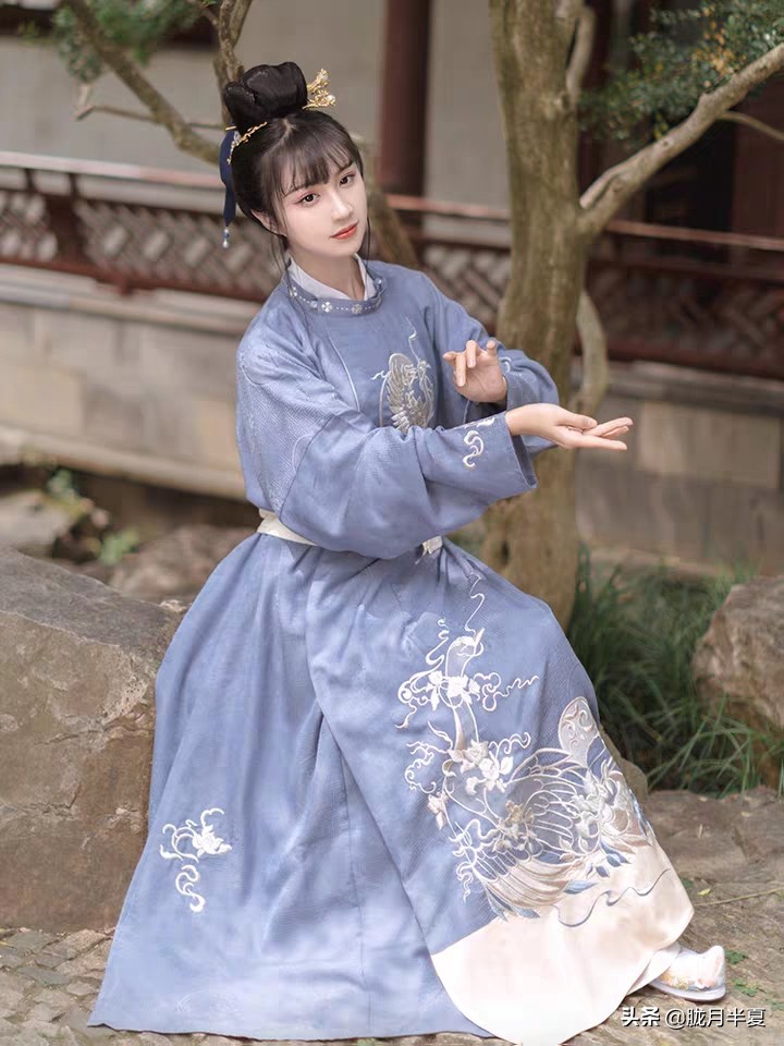 大唐不夜城汉尚华莲汉服体验馆,重回汉唐和汉尚华莲的汉服哪家好