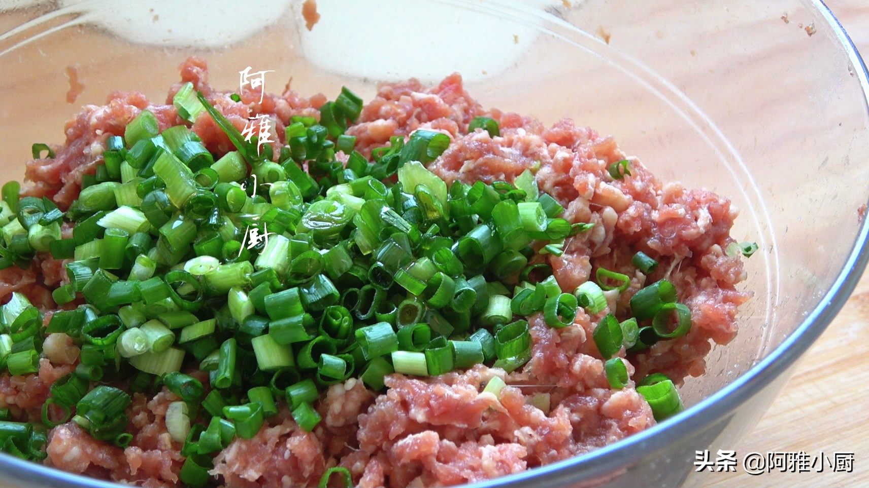 包子的家常做法,方法简单实用,雪白饱满不塌陷,步骤详细讲解