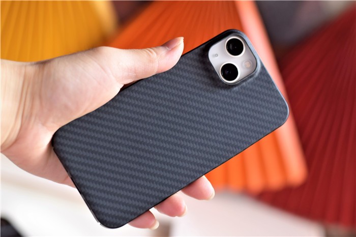 iphone13手机壳带镜头膜测评,iphone13皮革保护壳和硅胶测评