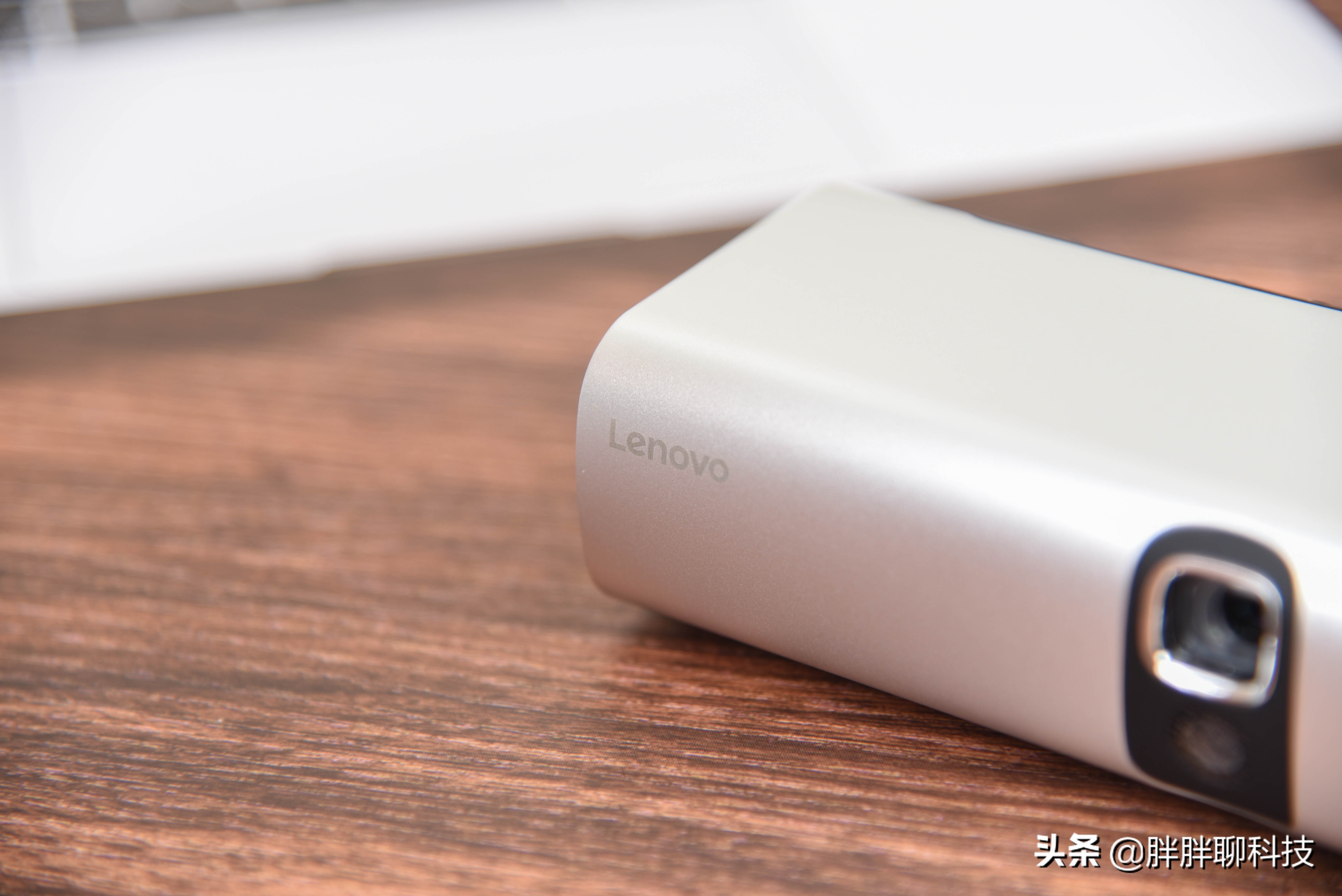 联想投影仪t200和l5哪个好用,联想投影仪t200价格