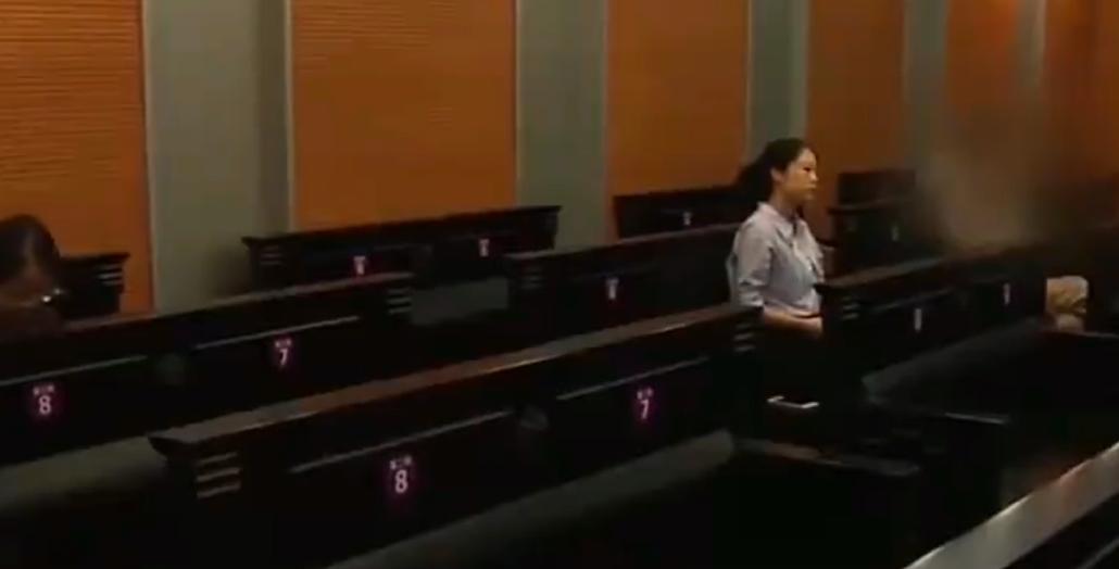 传奇卖装备赚钱黑吃黑,传奇高爆版赚钱