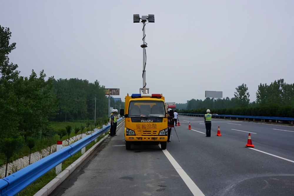 在高速上车辆熄火打不着怎么办,车辆熄火在高速上该怎么处置