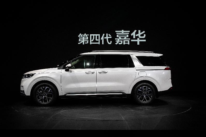 新起亚mpv嘉华震撼来袭,起亚嘉华mpv新款试驾