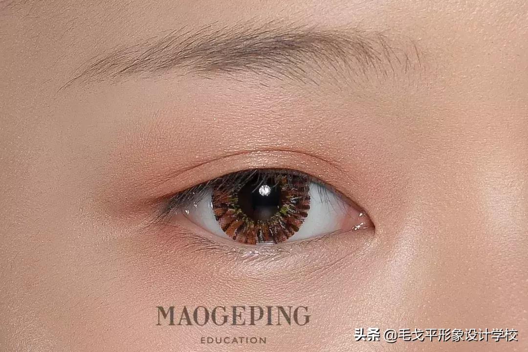 怎样画出大眼妆,如何画出精致眼妆