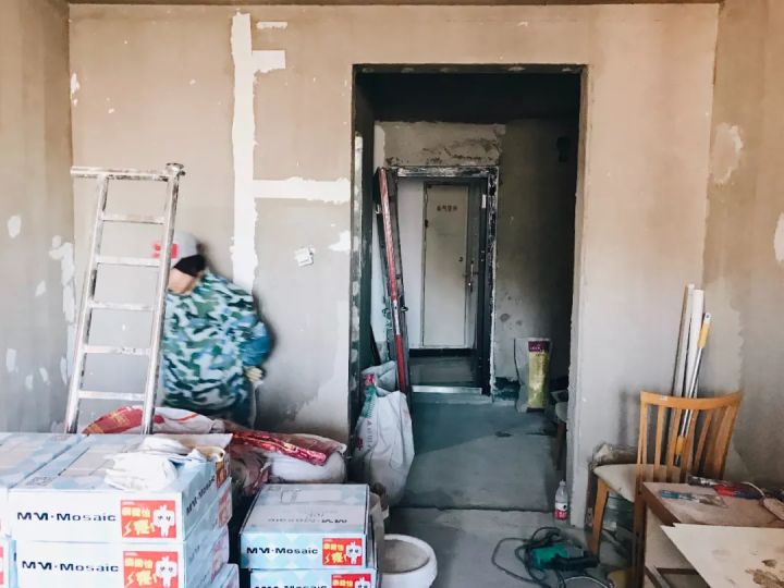 北京200万买5平米的胶囊房,我在北京买了个40多平的房子