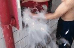 啤酒搞笑动图gif,喝啤酒搞笑图片超级爆笑