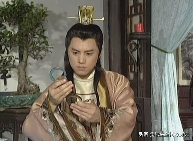 朱权的八万兵马是怎么被朱棣夺去的？夺去后，朱权为何还帮他