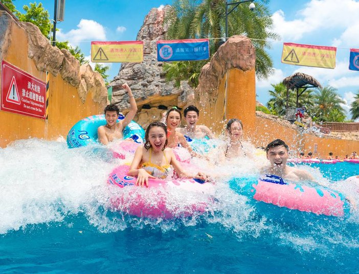广州长隆水上乐园巨洪峡第一视角,广州长隆适合小朋友玩的水上乐园