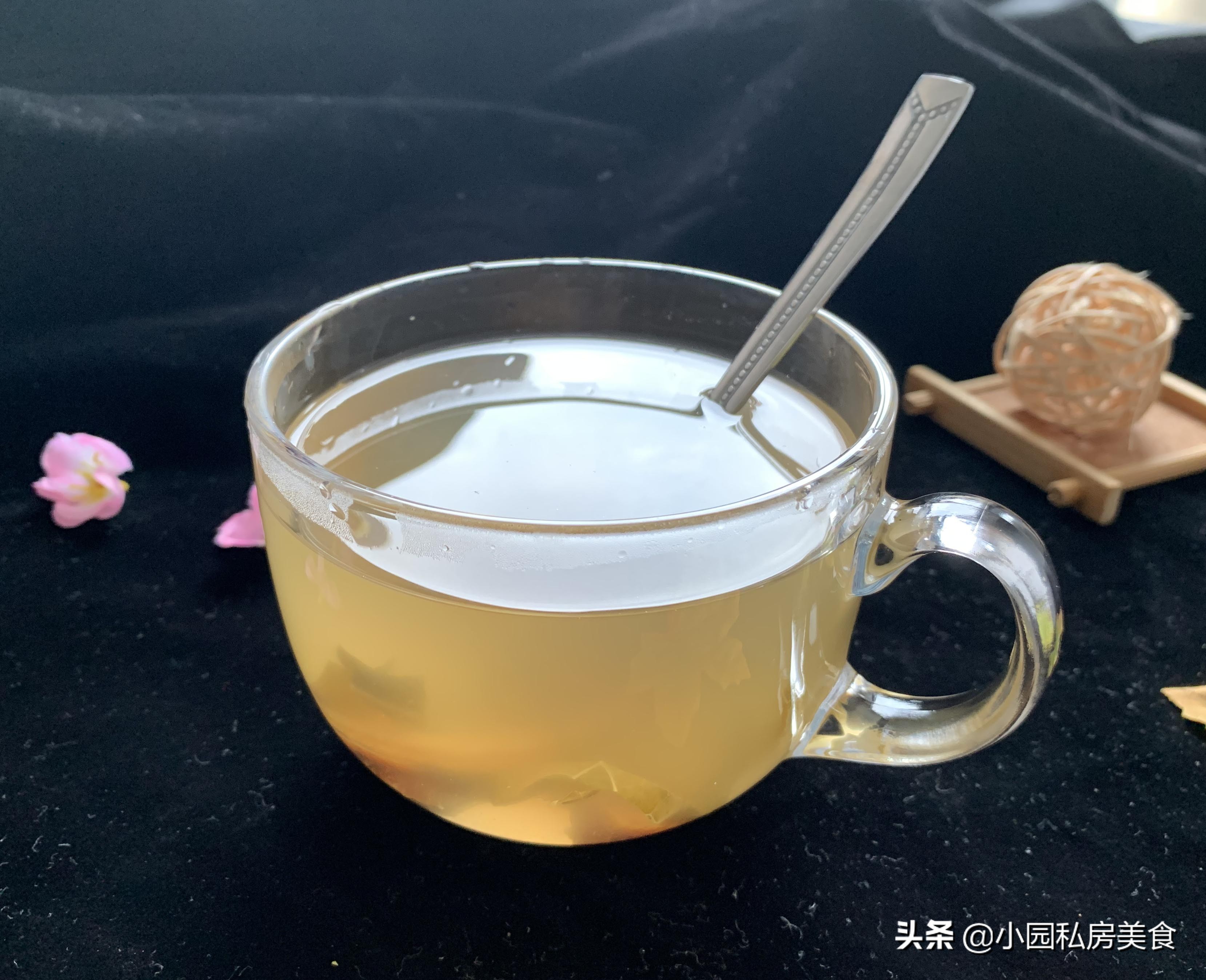 三伏天来杯荷叶茶,荷叶茶夏天喝