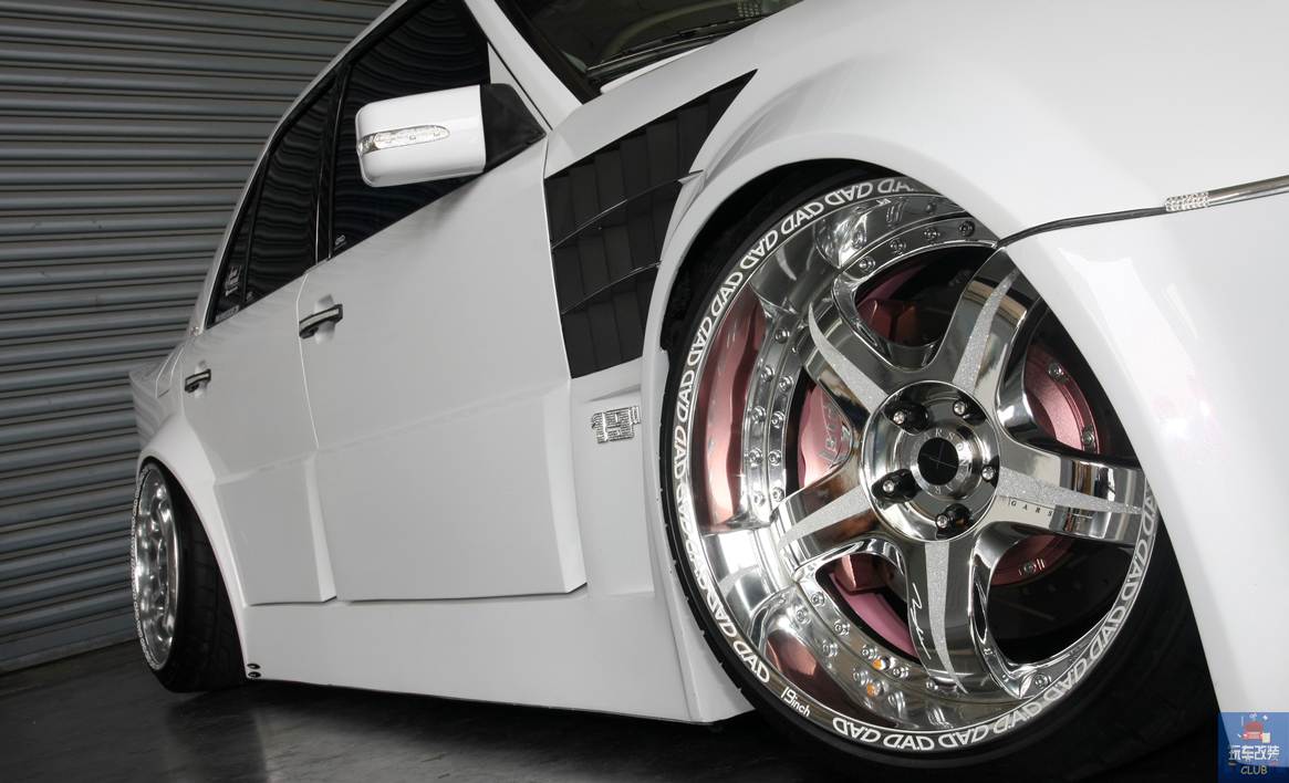 改装奔驰e260轿跑,奔驰e280改排气