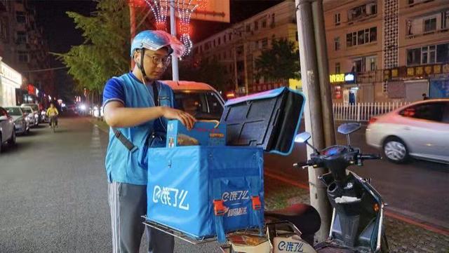 拉夏贝尔亏损严重吗,拉夏贝尔每天关店多少人