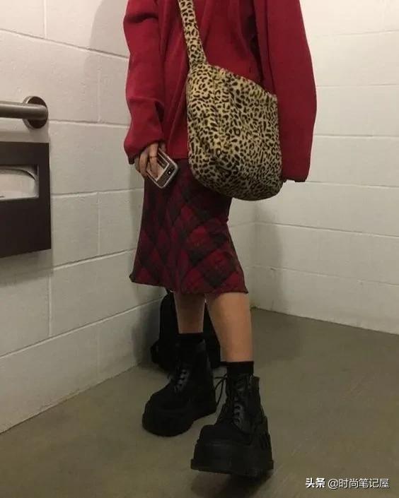 菱格纹格子裙,女人味十足的打底裙