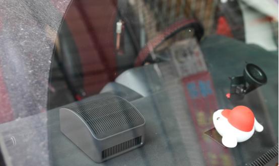 车里抽烟空气净化,车里去烟味空气净化器