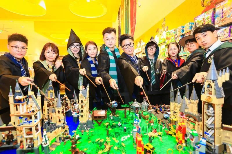 威海Shou家乐高®授权专卖店空降威高广场