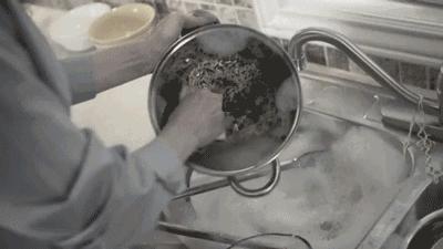 用久的锅生锈简单有效去除,太久不用的锅生锈的清洗方法