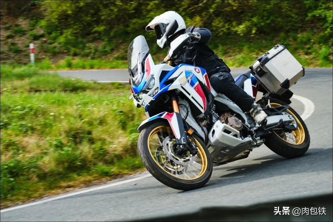 r1250gs三款配置区别,r1250gs三黑版评测