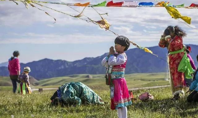 维吾尔族人中为什么有黄人也有白人?吐鲁番的与南疆的有一定差别