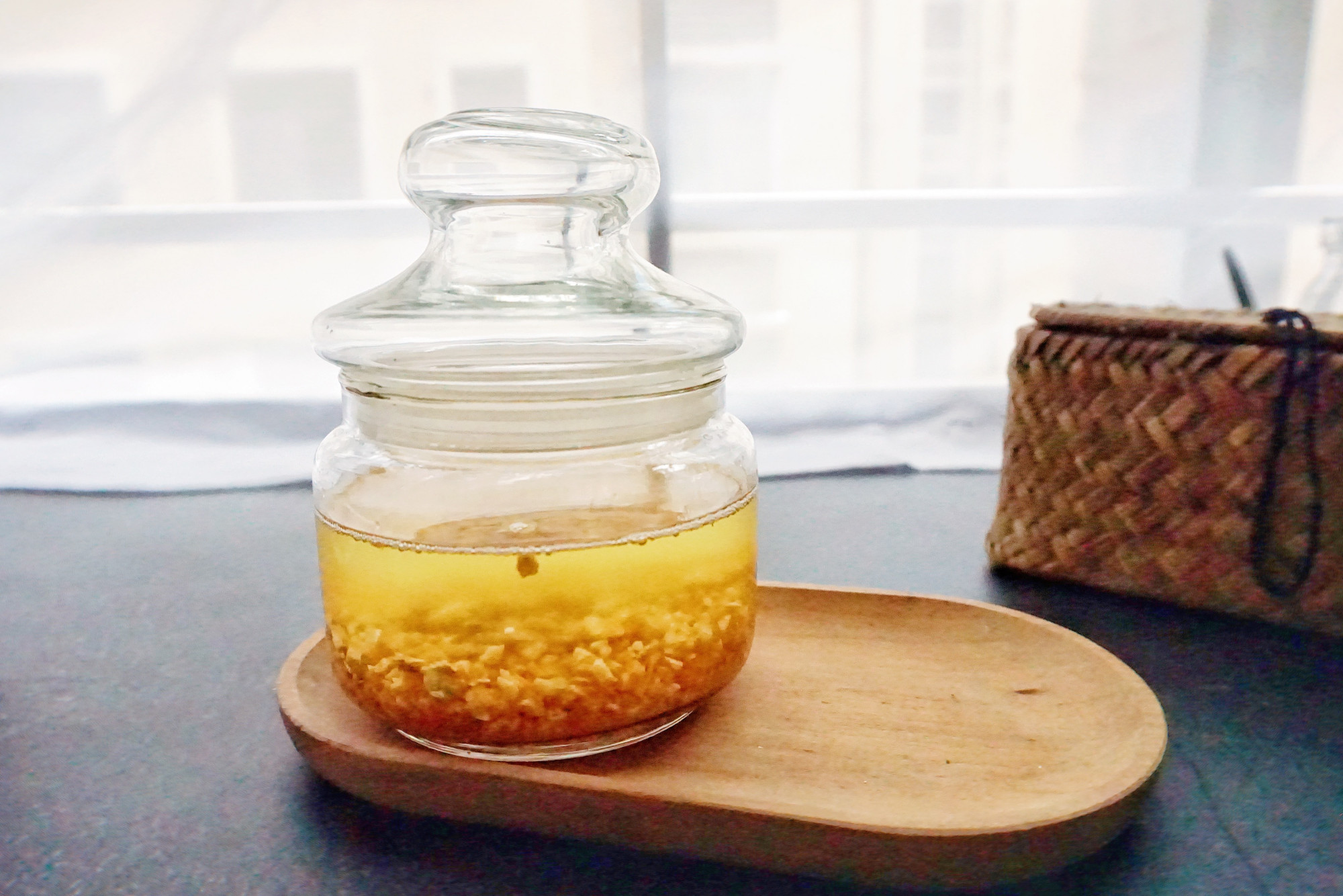 这油超香,是家里必备万能油,炒菜或煮汤加点它,鲜香味提了不少