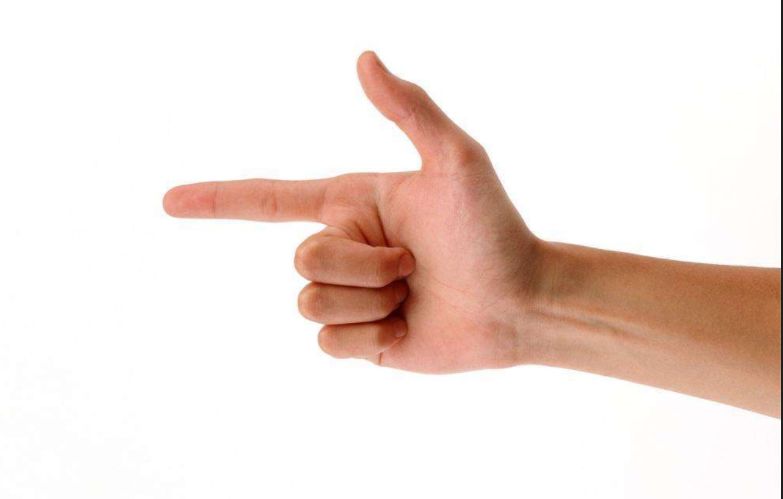 手麻要警惕左手麻木,手臂酸胀手指发麻警惕四种病