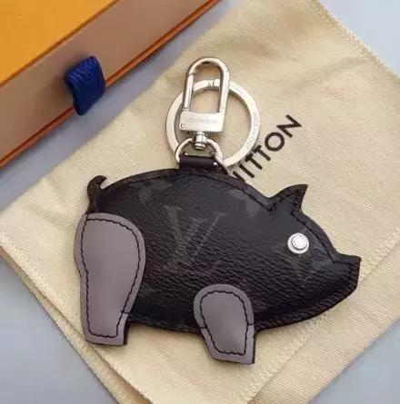 看完国际大牌”猪年限定款“，求求你们放过猪吧……