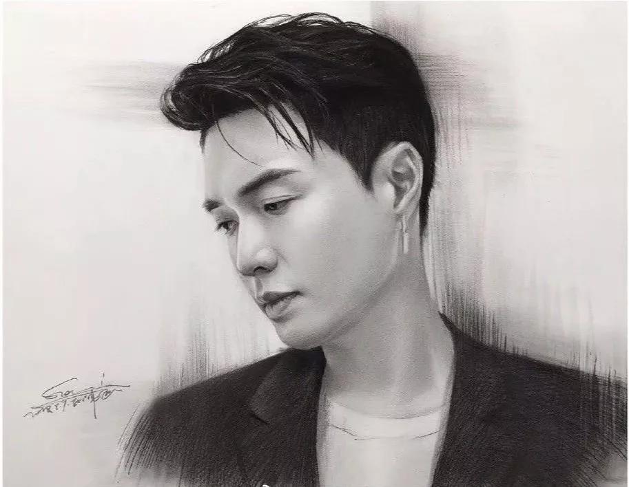 厉害了！他用一支铅笔把明星画了多个，如肖战、蔡徐坤、迪丽热巴