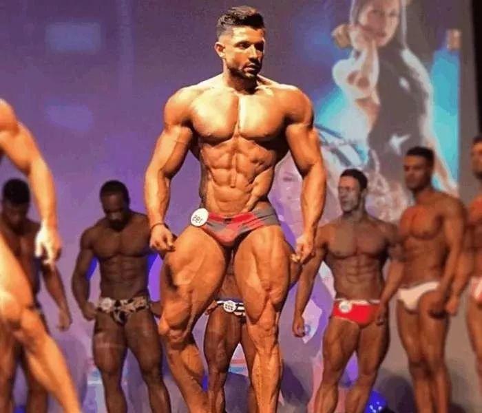 头大肩膀窄怎么办,肩膀窄显头大怎么变宽