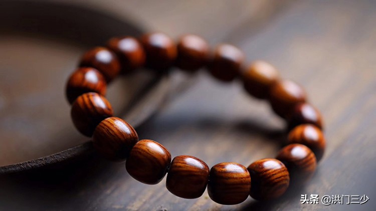 假海黄手串买时有海黄味,海黄手串的保养及把玩