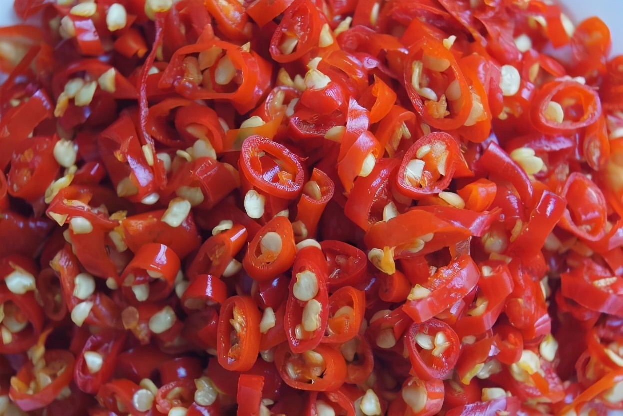 第一时间就是吃一碗广西特色米粉,湖南米粉最正宗的吃法