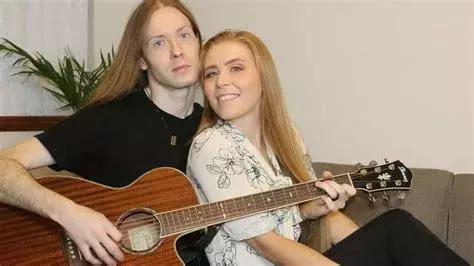 金属惊天*局骗**：摇滚灾难艺术家