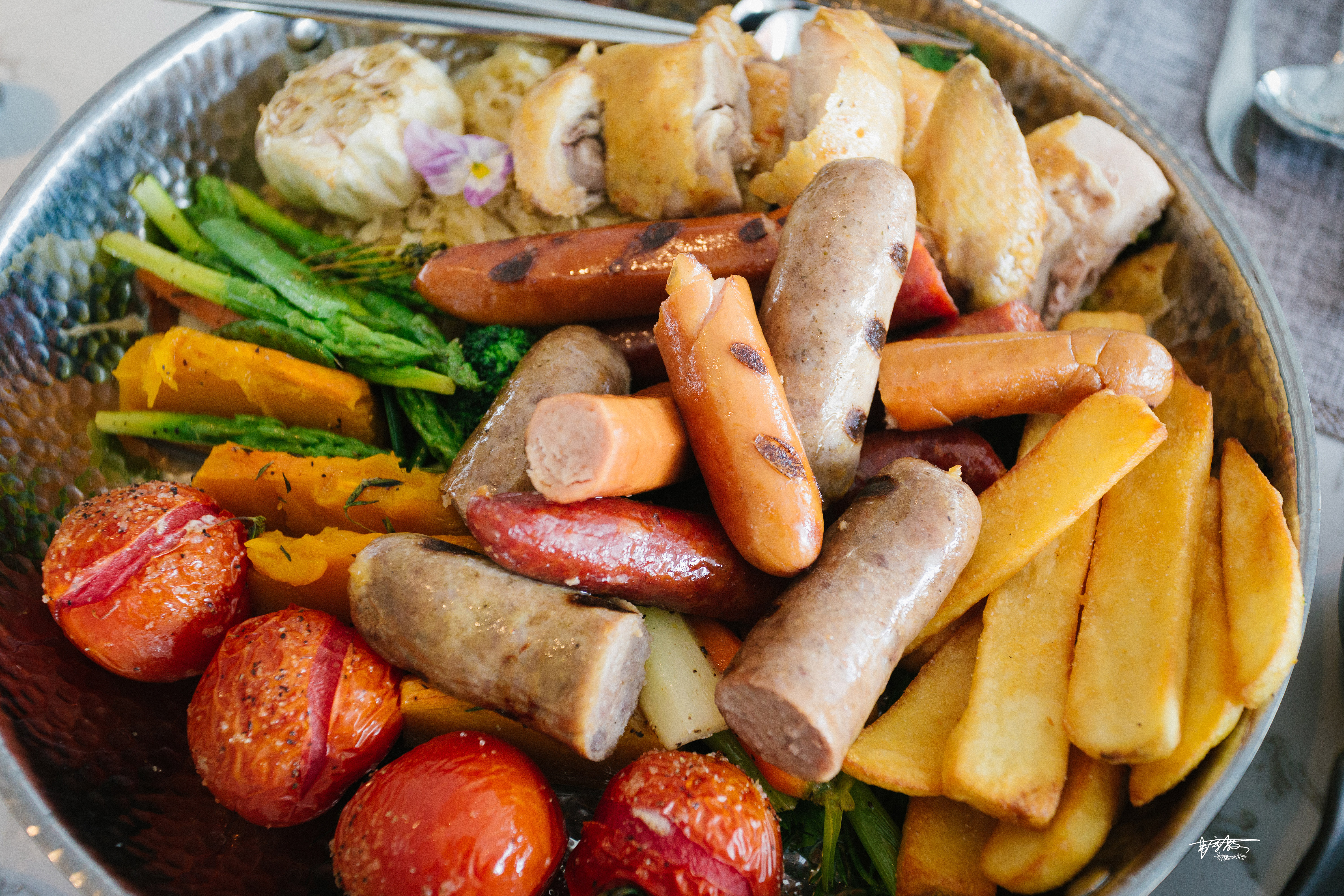 有一种美食叫相见恨晚，西单藏着一家闹中取静的美味西餐厅